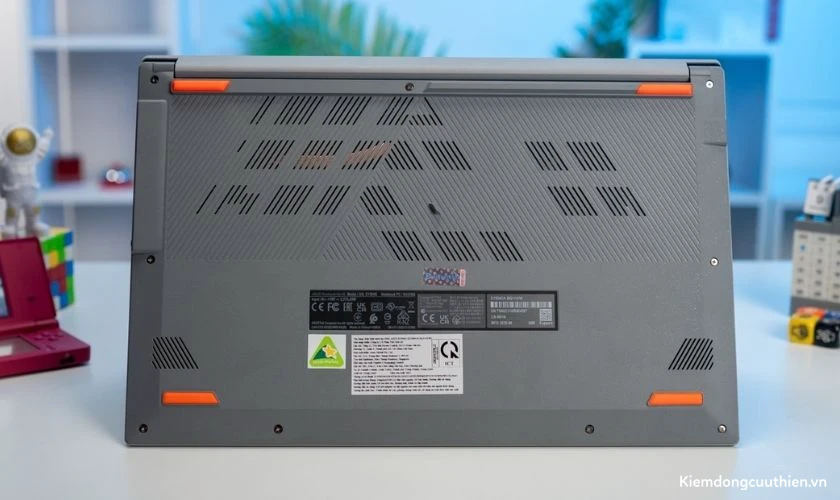 danh-gia-asus-vivobook-go-15-8 Asus Vivobook Go 15 được trang bị hệ thống tản nhiệt đơn quạt