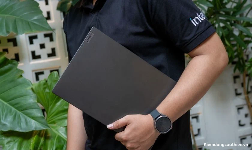 Đánh giá Lenovo V14 G4 - Nhỏ nhẹ, dễ mang theo