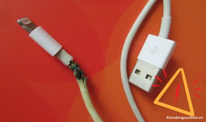 iphone-sac-khong-vao-pin-1 Nguyên nhân tại sao iPhone sạc không vào pin?