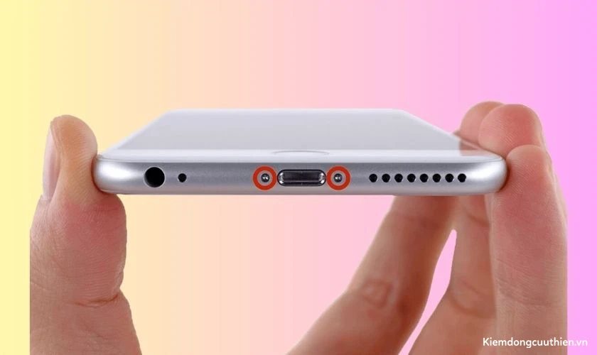 iphone-sac-khong-vao-pin-9 Thay chân sạc mới khi chân sạc iPhone bị hỏng