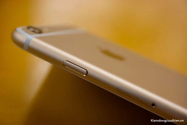 Nút nguồn điện thoại iPhone bị lún phần lớn do tác động vật lý, thói quen sử dụng