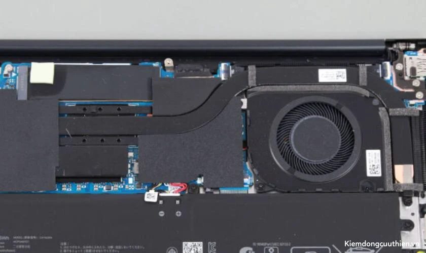 Đánh giá ASUS Zenbook 14 OLED 2025 về hệ thống tản nhiệt