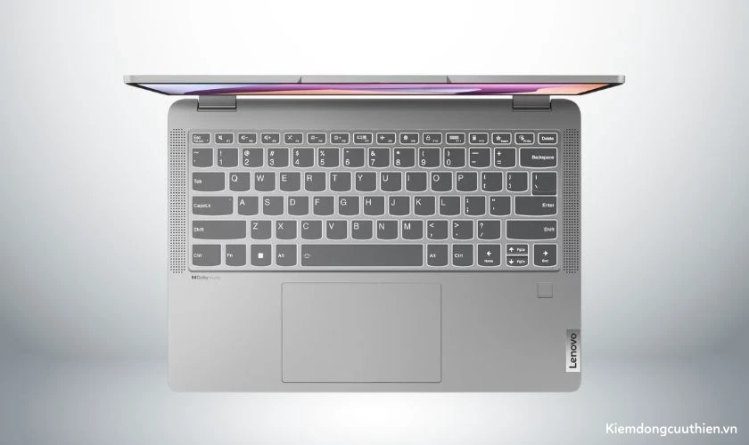 Trackpad nhạy, hỗ trợ cử chỉ đa điểm