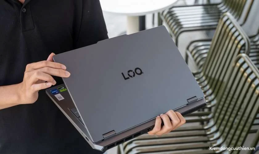 Đánh giá Lenovo LOQ 15IRX11 về thiết kế