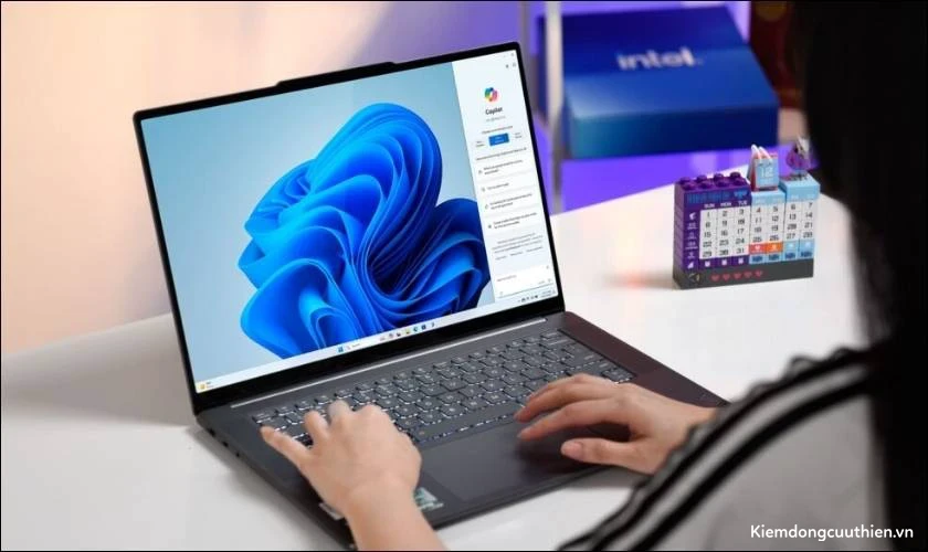 danh-gia-lenovo-yoga-slim-7-16 Lưu ý khi quyết định mua Lenovo Yoga Slim 7