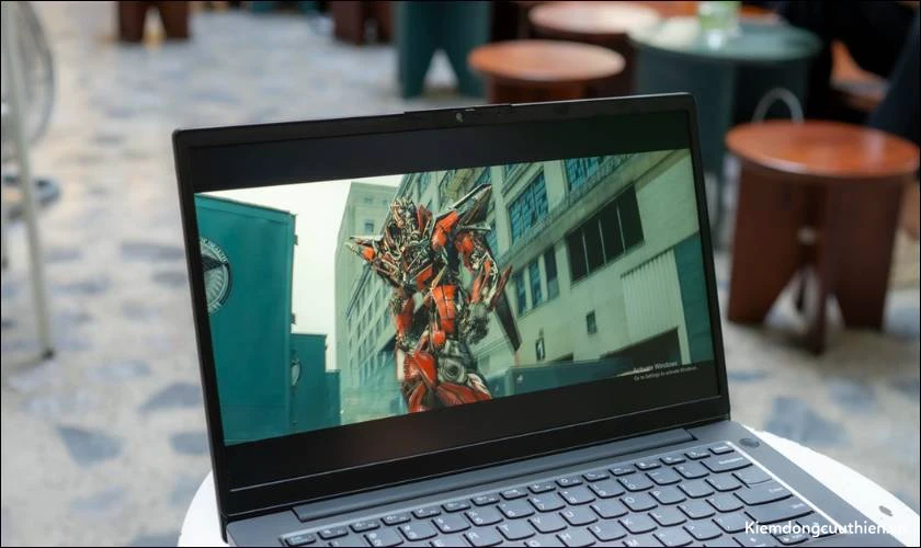 danh-gia-lenovo-yoga-slim-7-5 Đánh giá Lenovo Yoga Slim 7 về màn hình sắc nét