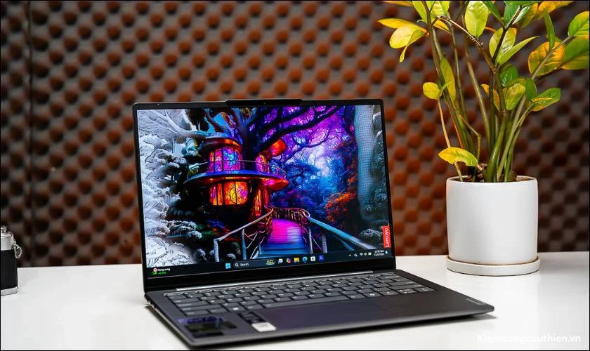 danh-gia-lenovo-yoga-slim-7-6 Tần số quét cao và chuẩn màu DCI-P3