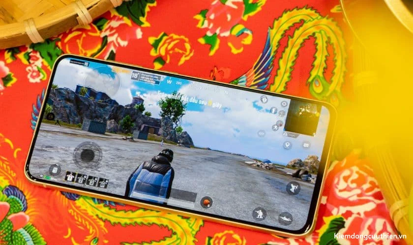dien-thoai-choi-game-genshin-impact-12 Điện thoại Samsung Galaxy S21 FE (8GB/128GB) chơi game Genshin Impact mượt mà