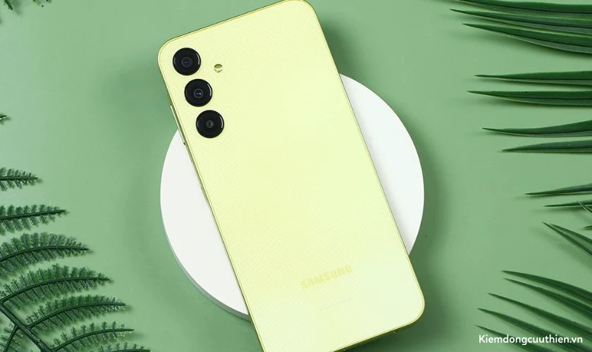 dien-thoai-choi-game-genshin-impact-8 Điện thoại Samsung Galaxy A25 (6GB/128GB)