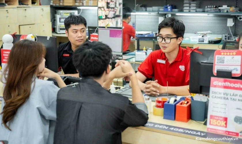 iphone-bi-tut-pin-24 Đem iPhone đến trung tâm uy tín sửa lỗi iPhone bị tụt pin