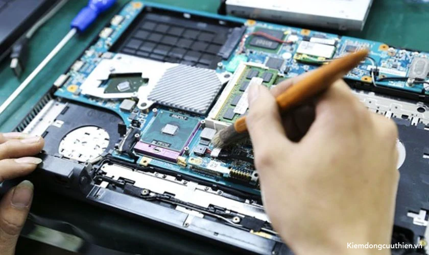 Làm gì sau khi kiểm tra card màn hình laptop?