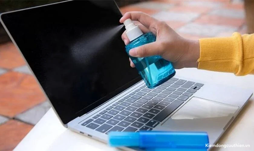 loi-man-hinh-laptop-21 Những mẹo bảo vệ màn hình laptop để tránh bị lỗi