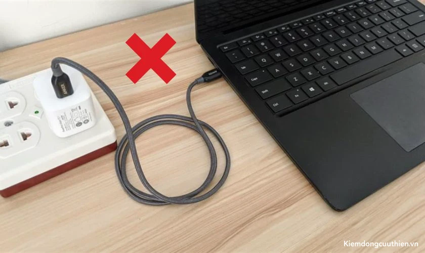 Do nguồn điện cung cấp không ổn định
