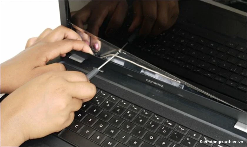 Nguyên nhân khiến màn hình laptop bị nhiễu