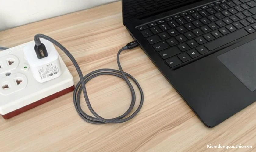 Nguồn điện dẫn vào máy không ổn định